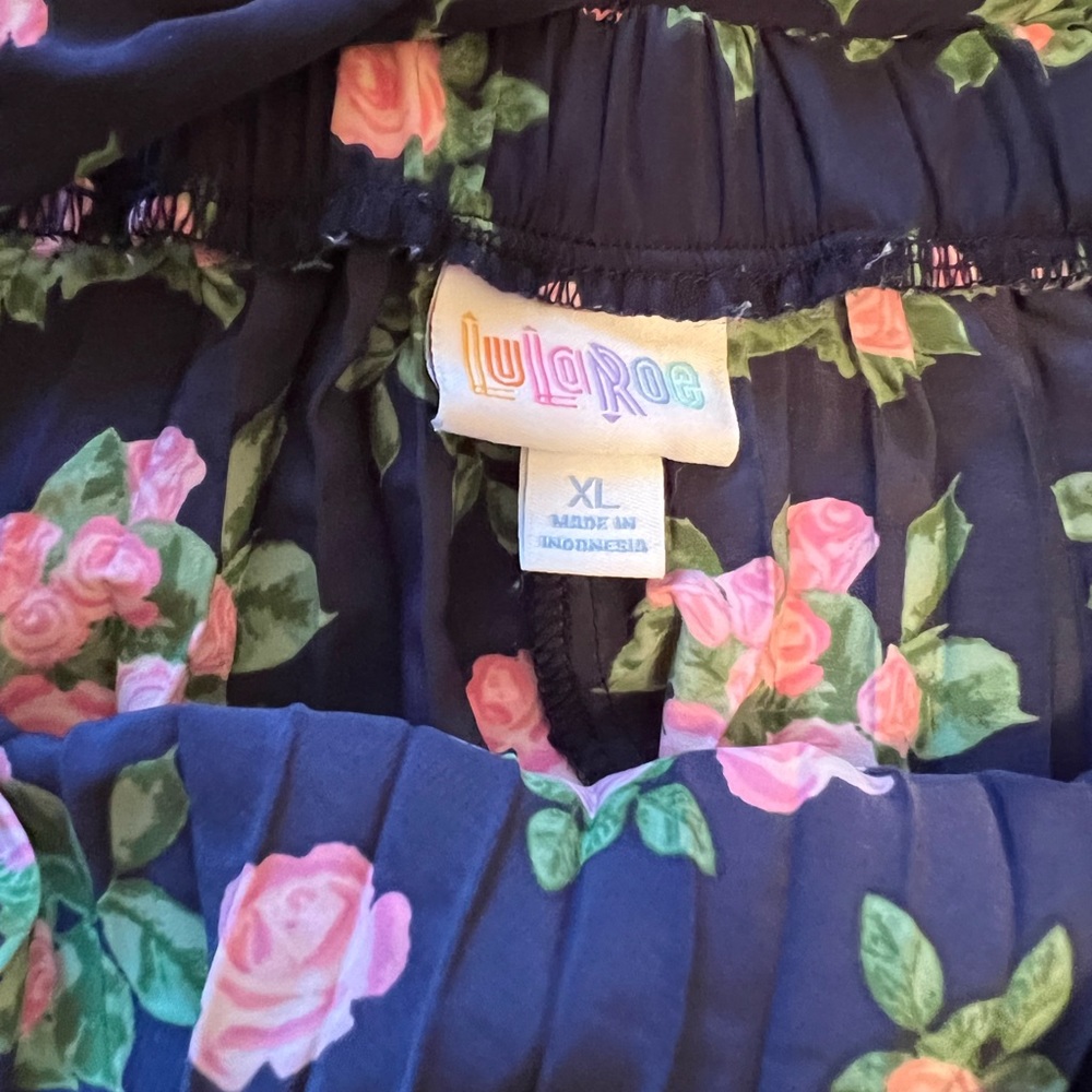 LuLaRoe Deanne Skirt Navy Pleated floral